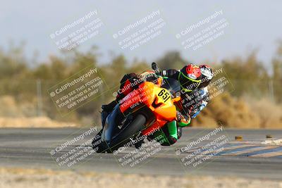 media/Jan-14-2024-SoCal Trackdays (Sun) [[2e55ec21a6]]/Turn 2 (1025am)/